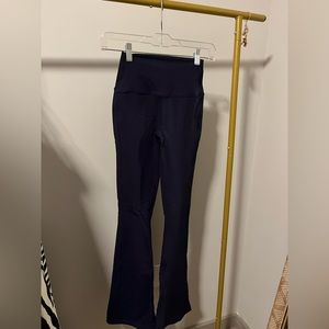Splits59 size XS navy flare leggings!